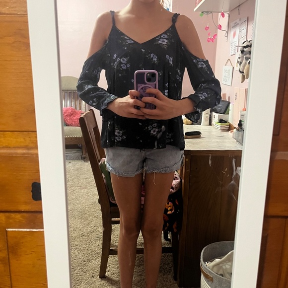American Eagle off the shoulder top - Picture 5 of 6